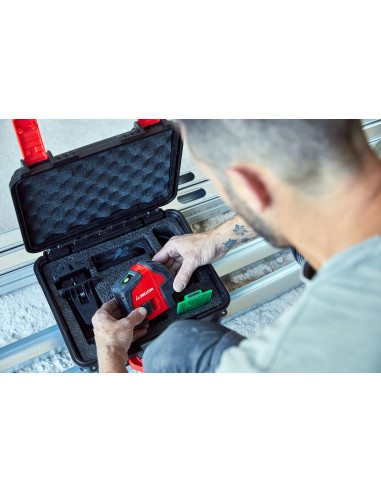 Nivel láser en cruz 30 m con plomada...