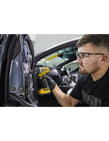 DCF601D2-QW Atornillador sin...