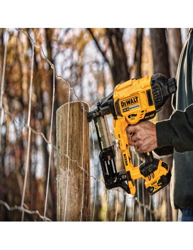 DCFS950P2-QW Grapadora de Cercas sin...