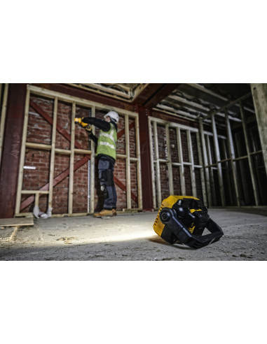 DCL077-XJ - Luz LED compacta XR...