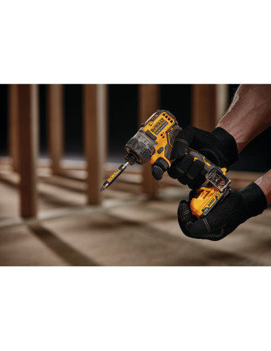 DCF601N-XJ - Atornillador sin...