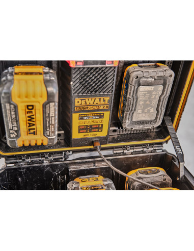 DWST83471-QW - Caja cargador 18V...