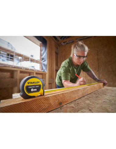 Flexómetro Control -Lock STANLEY®...