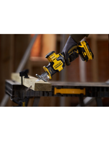 SIERRA DE SABLE DE 18V STANLEY®...