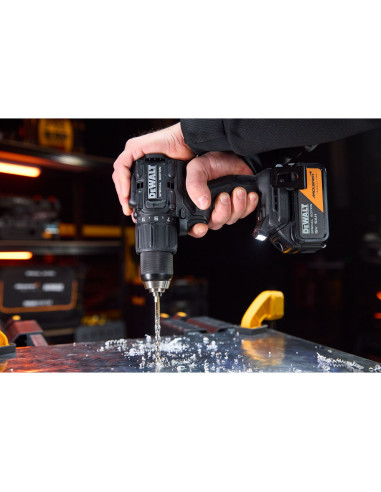 DCD86MP2T-QW - Taladro Percutor...