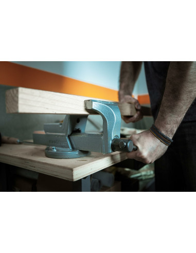 Tornillo de banco forjado / 6700