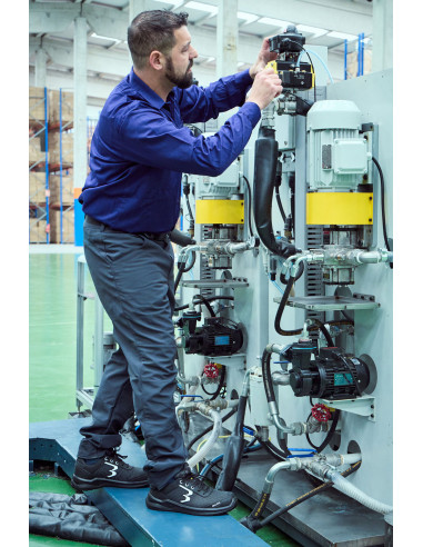 Zapatilla de seguridad Running Negro...