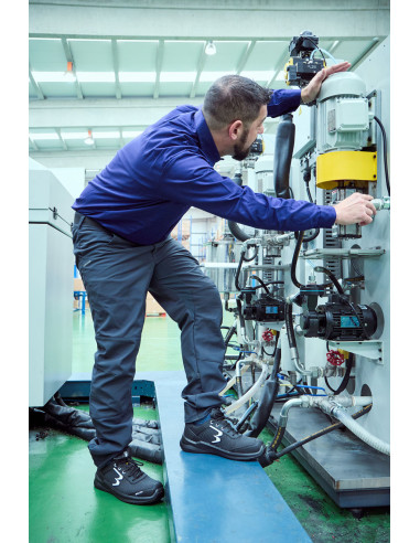 Zapatilla de seguridad Running Negro...