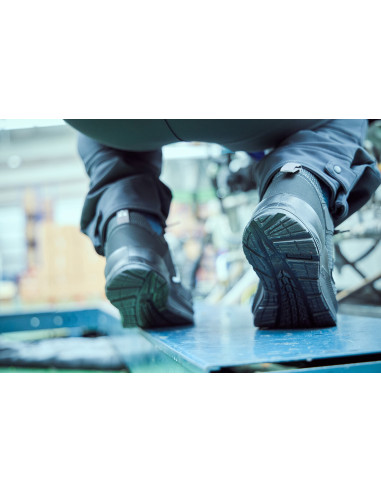 Zapatilla de seguridad Running Negro...