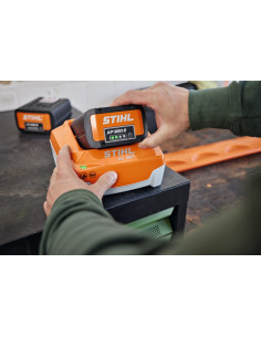 CARGADOR RÁPIDO STIHL AL 301 2