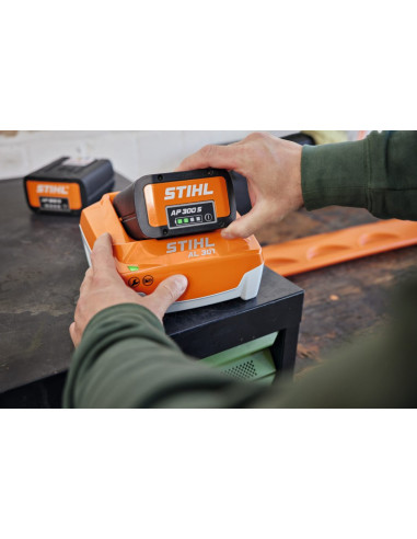 CARGADOR RÁPIDO STIHL AL 301 CARGADOR RÁPIDO STIHL AL 301