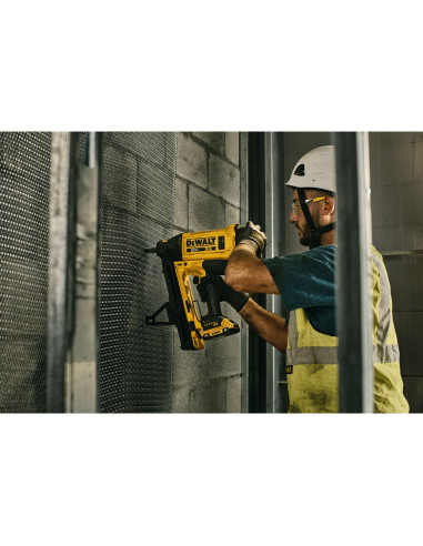 DGN845D1-QW - Clavadora de Gas C6 XR...