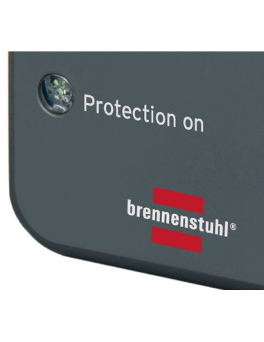 Enchufe adaptador protegido contra...