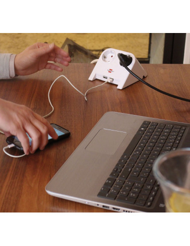 Base de tomas múltiples de sobremesa...