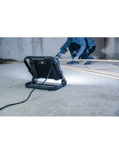 Foco LED portátil JARO con cable...