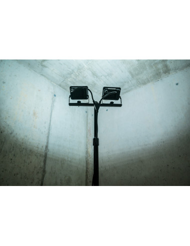 Trípode para focos LED JARO